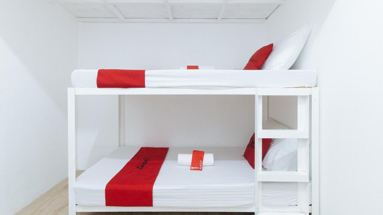 Bernwoods Extyn B&B Dormitory Илойло Сити Екстериор снимка